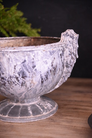 フランス ハンドペイント ヴィンテージ　アイアンプランター 雰囲気あるペイントのアイアンプランター