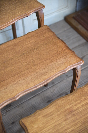 アンティーク　猫脚　ネストテーブル　フレンチ　サイドテーブル
