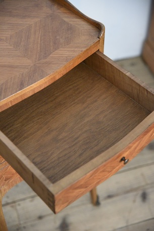 アンティーク　猫脚　ベッドサイドテーブル　ヴィンテージ　フレンチ