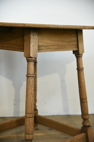 アンティーク　ヴィンテージ　ラウンドテーブル　剥離　コーヒーテーブル　フレンチ