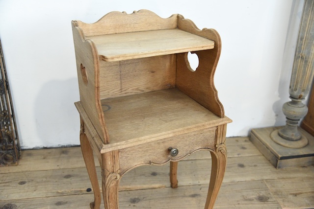 アンティーク　猫脚　ベッドサイドテーブル　剥離　フレンチ