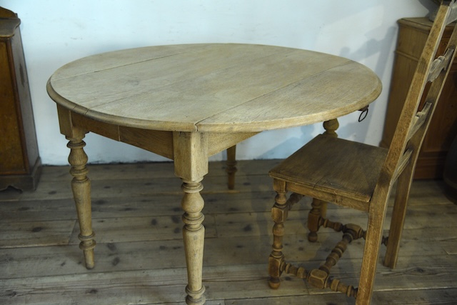 アンティーク　フレンチ　ドロップリーフテーブル　剥離　ラウンドテーブル