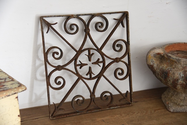 アンティーク　アイアンパネル　アイアングリル　フレンチ　ガーデニング　２