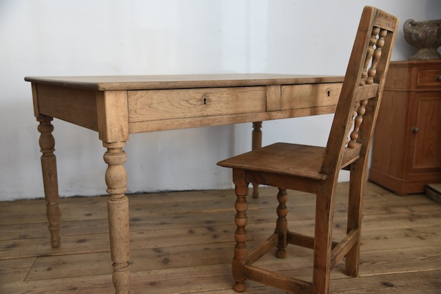 アンティーク　ドロワーテーブル　ダイニングテーブル　剥離　フレンチ　ろくろ脚