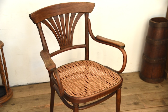アンティーク　ベントウッドチェア　トーネット　thonet　カフェチェア　アームチェア　フレンチ
