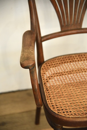 アンティーク　ベントウッドチェア　トーネット　thonet　カフェチェア　アームチェア　フレンチ