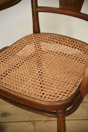 アンティーク　ベントウッドチェア　トーネット　thonet　カフェチェア　アームチェア　フレンチ