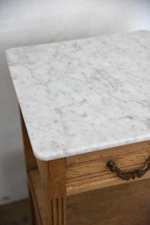 アンティーク　大理石　ベッドサイドテーブル　剥離　フレンチ