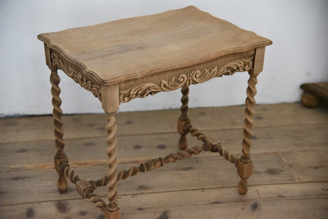 アンティーク　剥離　サイドテーブル　フレンチ　ベッドサイド
