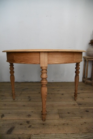 アンティーク　ラウンド　ダイニングテーブル　剥離　フレンチ