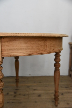 アンティーク　ラウンド　ダイニングテーブル　剥離　フレンチ