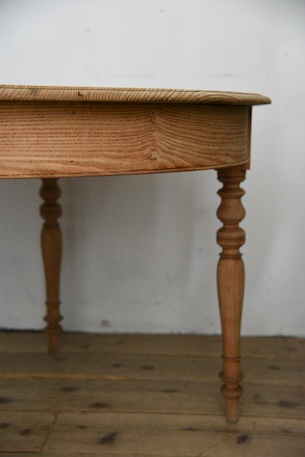 アンティーク　ラウンド　ダイニングテーブル　剥離　フレンチ