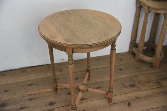 アンティーク　ラウンド　サイドテーブル　剥離　１