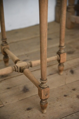 アンティーク　ラウンド　サイドテーブル　剥離　１