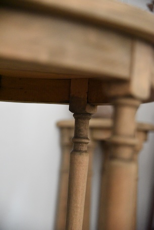 アンティーク　ラウンド　サイドテーブル　剥離　１