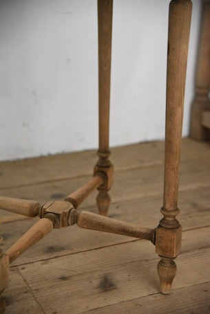 アンティーク　ラウンド　サイドテーブル　剥離　２