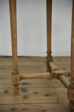 アンティーク　ラウンド　サイドテーブル　剥離　２