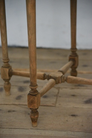 アンティーク　ラウンド　サイドテーブル　剥離　２