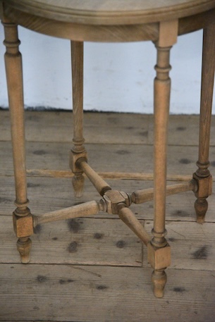 アンティーク　ラウンド　サイドテーブル　剥離　２