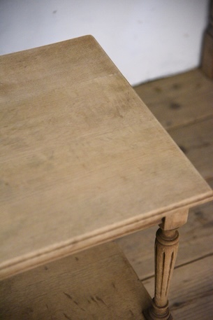 アンティーク　サイドテーブル　飾り台　フレンチ　剥離　１