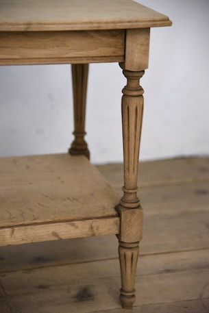 アンティーク　サイドテーブル　飾り台　フレンチ　剥離　１