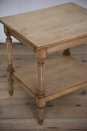 アンティーク　サイドテーブル　飾り台　フレンチ　剥離　１