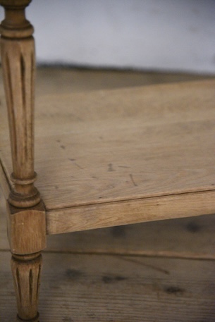 アンティーク　サイドテーブル　飾り台　フレンチ　剥離　１