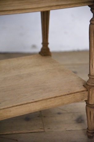 アンティーク　サイドテーブル　飾り台　フレンチ　剥離　１