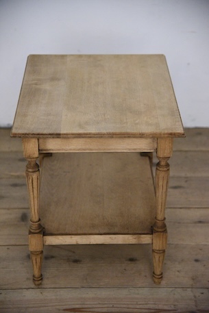 アンティーク　サイドテーブル　飾り台　フレンチ　剥離　１