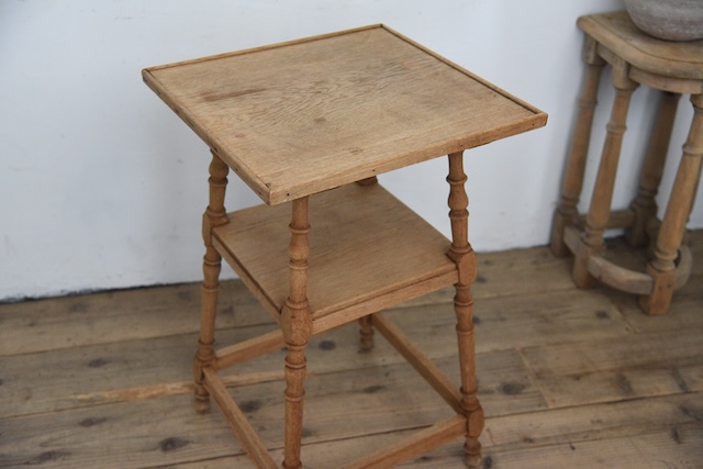 アンティーク　サイドテーブル　剥離　飾り台　ディスプレイ台　フレンチ