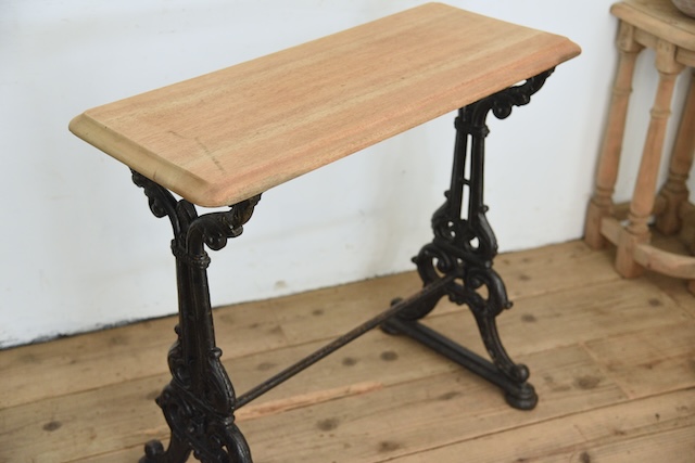 アンティーク　鉄脚　テーブル　サイドテーブル　カフェテーブル　フレンチ