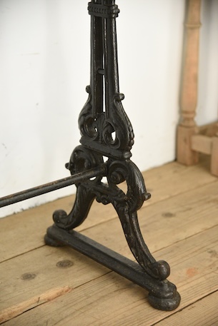 アンティーク　鉄脚　テーブル　サイドテーブル　カフェテーブル　フレンチ