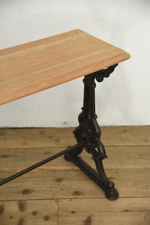 アンティーク　鉄脚　テーブル　サイドテーブル　カフェテーブル　フレンチ