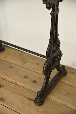 アンティーク　鉄脚　テーブル　サイドテーブル　カフェテーブル　フレンチ