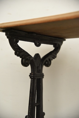 アンティーク　鉄脚　テーブル　サイドテーブル　カフェテーブル　フレンチ