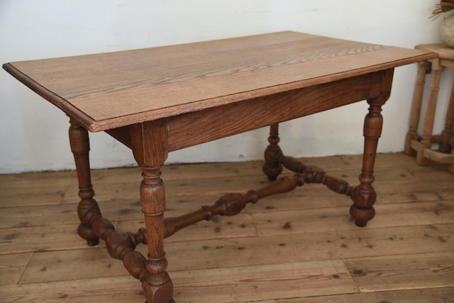 アンティーク　ダイニングテーブル　フレンチ　4人掛け　ディスプレイ