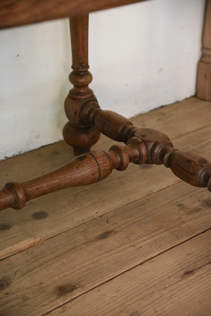 アンティーク　ダイニングテーブル　フレンチ　4人掛け　ディスプレイ