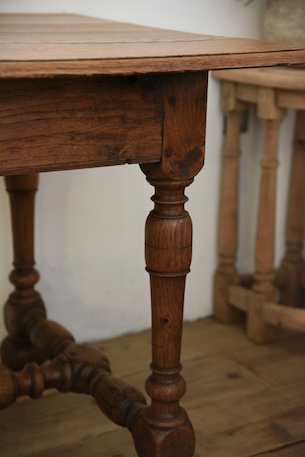 アンティーク　ダイニングテーブル　フレンチ　4人掛け　ディスプレイ