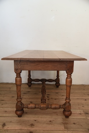 アンティーク　ダイニングテーブル　フレンチ　4人掛け　ディスプレイ