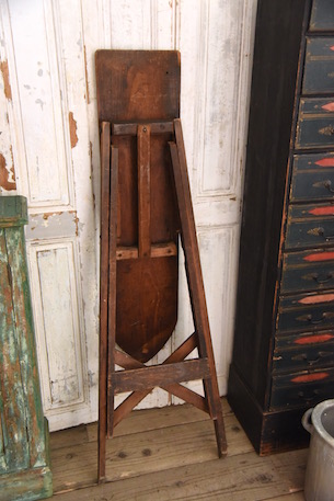 折りたたみ式アイロン台 イギリス