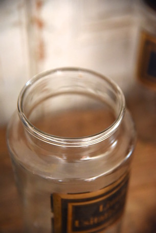 アンティーク　薬品ガラスボトル　缶蓋1