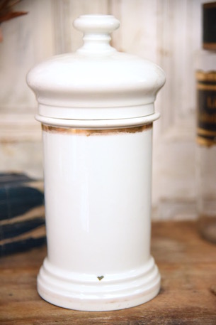 アンティーク　白　陶器　ラベル　薬品ボトル　2
