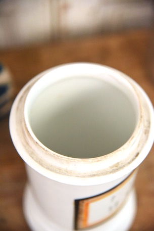 アンティーク　白　陶器　ラベル　薬品ボトル　2