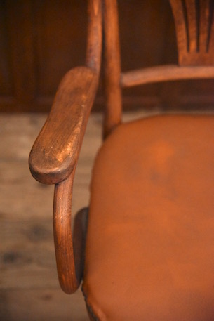 アンティーク　ベントウッドチェア　アームレスト付き　トーネット　THONET