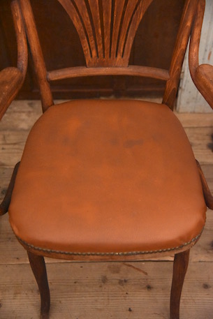 アンティーク　ベントウッドチェア　アームレスト付き　トーネット　THONET