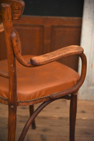 アンティーク　ベントウッドチェア　アームレスト付き　トーネット　THONET