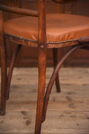 アンティーク　ベントウッドチェア　アームレスト付き　トーネット　THONET