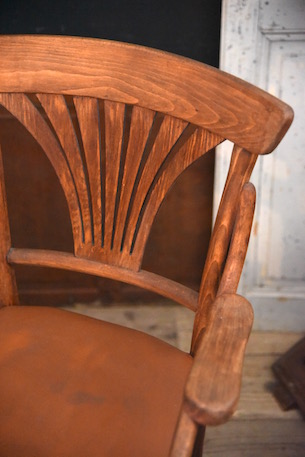アンティーク　ベントウッドチェア　アームレスト付き　トーネット　THONET
