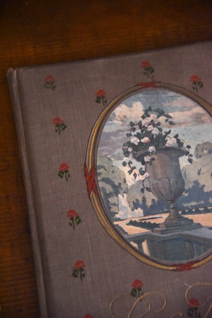 アンティーク　フランス絵本　LES ROSES DE TRIANON