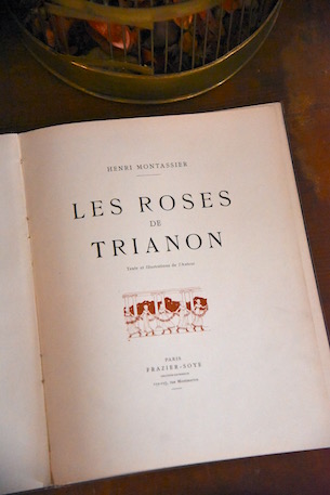 アンティーク　フランス絵本　LES ROSES DE TRIANON